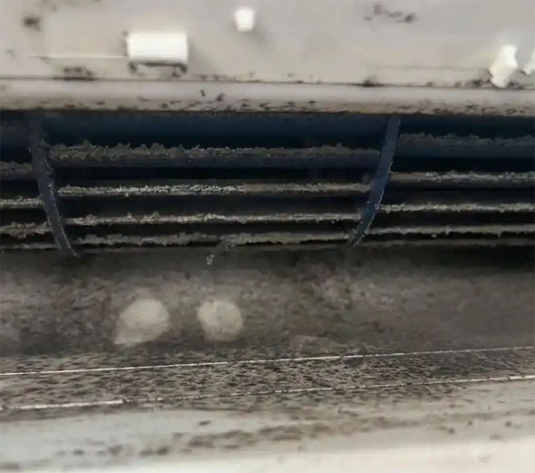 金口河空调吹的风有股烧焦味是怎么回事